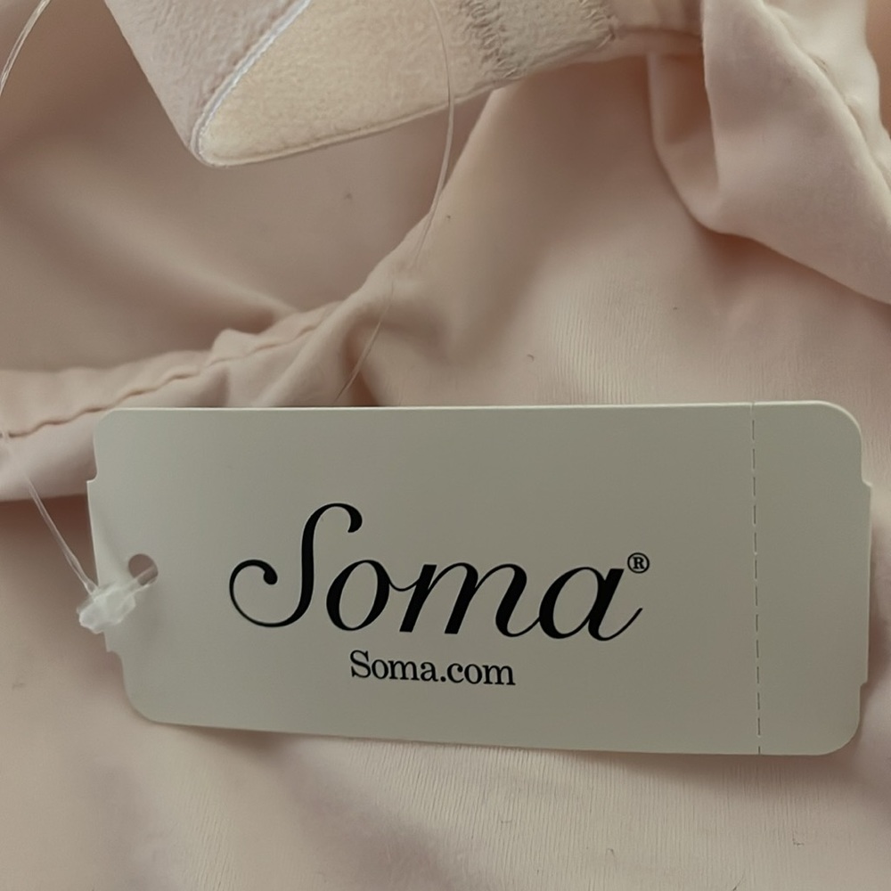 NWT Soma Soft Supportive Sporty Chic Bra
Size Large - Picture 3 of 4